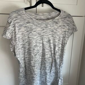 Lululemon Women's Gray and White Top